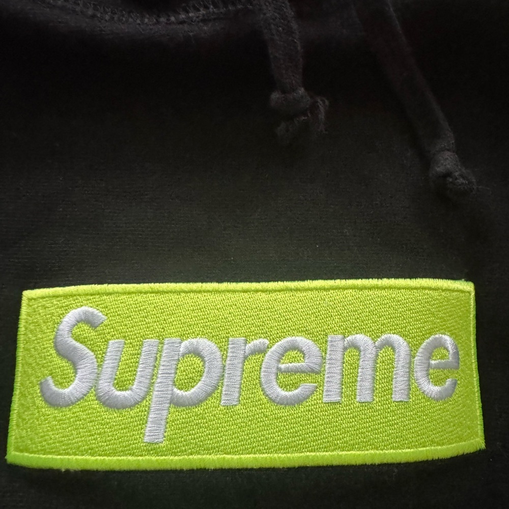 Supreme FW17 Neon Green Box logo Hoodie - Picture 4 of 9